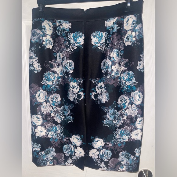 Antonio Melani floral skirt - Picture 2 of 2